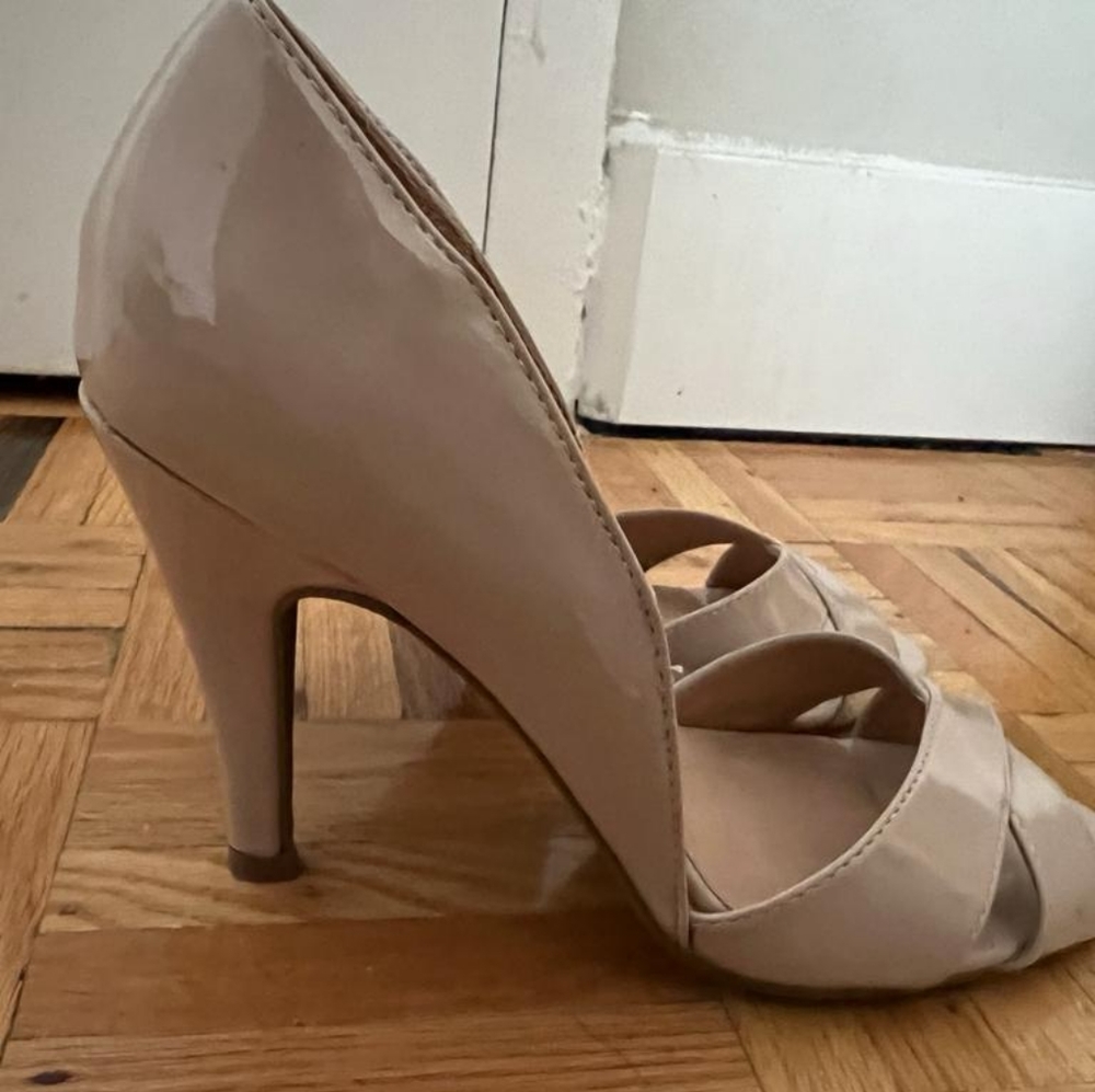 Shoes - Picture 1 of 4